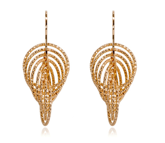 
Gold Plated on Silver Large Multi Hoop Intertwined Diamond Cut Earrings with a largest hoop diameter of 3.5 cm, made in Italy.

